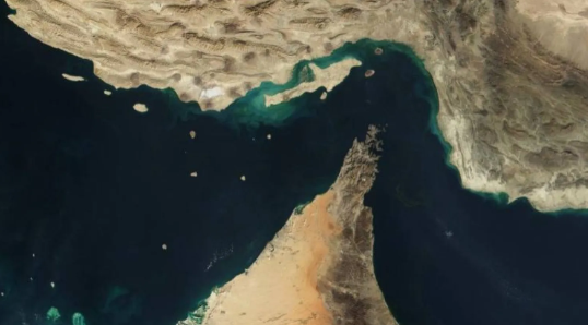 التلفزيون الإيراني: البرلمان يوافق على إغلاق مضيق هرمز | سياسة | وكالة أنباء سرايا الإخبارية
