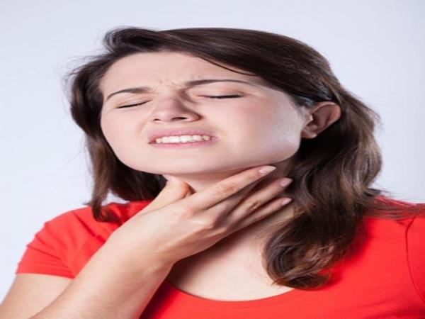 احذر ..  عسر البلع يشير لمرض خطير وقاتل