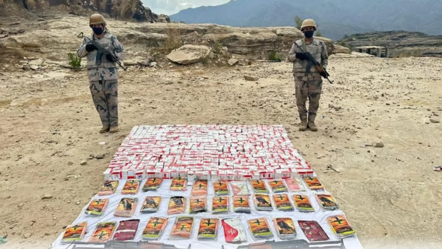 السعودية  ..  إحباط تهريب 90 ألف قرص خاضع لتنظيم التداول الطبي و33 كلجم من الحشيش 