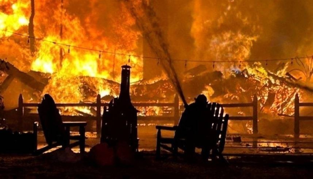 عمره 139 عاماً ..  حريق يدمر منتجعاً تاريخياً في مينيسوتا