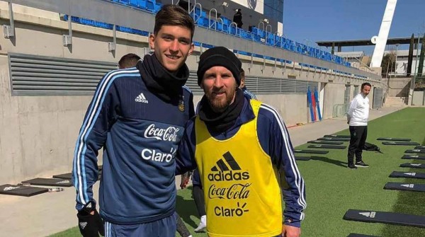 برشلونة يضغط للتعاقد مع الموهبة الأرجنتينية الفذة "تلميذ ميسي"  