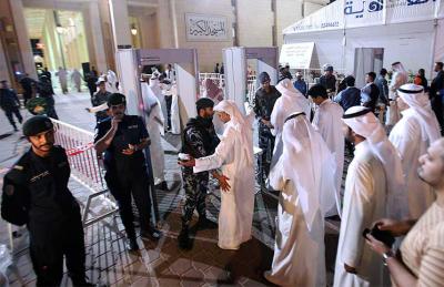 ﻿الكويت تكشف تفاصيل جديدة حول الهجوم على مسجد الصادق