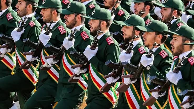  الحرس الثوري يعلن سقوط قتلى وجرحى في الهجوم على جزيرة لارك ويتوعد بالرد 