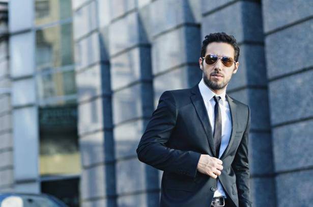 سرّ الرجل الذي يحاول أن يخفيه عن الجميع ..  الأبراج تكشفه لك