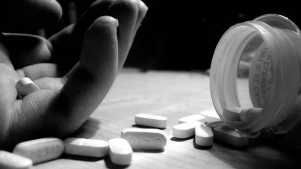 بعدما اكتشفت أن حبيبها متزوج وأب لـ3 أولاد ..  هذه النجمة حاولت الانتحار