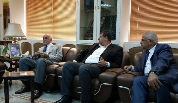 	منيب المصري يطلق على النائب يحيى السعود لقب " فارس القدس "
