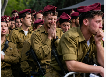 الجيش الإسرائيلي: إصابة جندي وضابط بجروح خطيرة في "حادث عملياتي" أثناء اشتباك جنوبي لبنان