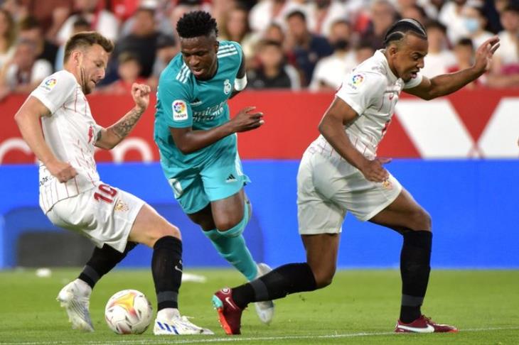 ريال مدريد وبرشلونة وإشبيلية ..  جولة التعادلات في الليغا