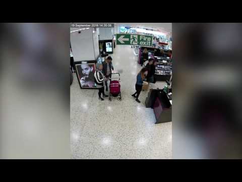 بالفيديو ..  انفجار سيجارة إلكترونية يثير الرعب في مركز للتسوق