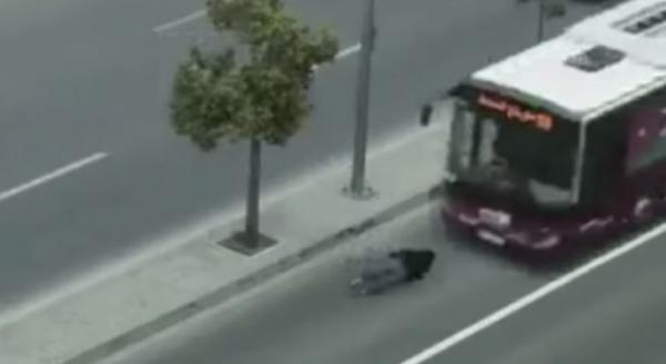 مصور فيديو الباص السريع: والدتي وبختني ووالدي طلب مني تقديم شكوى