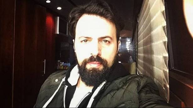 تيم حسن ينشر صورة مع أولاده ..  لن تصدّقوا الشبه!