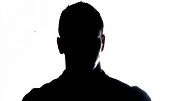 فنان لبناني يُمنع من دخول الطائرة في مطار بيروت ..  ما السبب؟