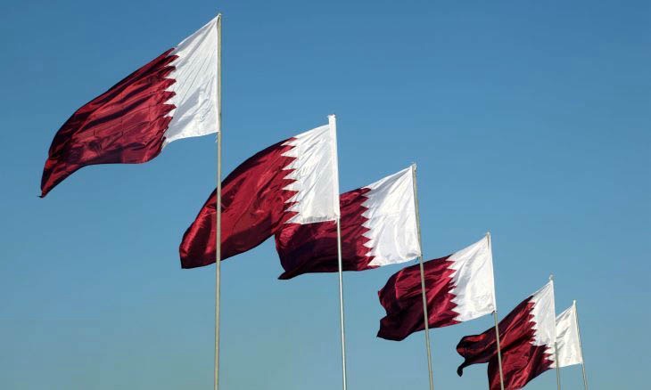 قطر تعلن إصابة طفل بسقوط شظايا نتيجة اعتراض صواريخ إيرانية
