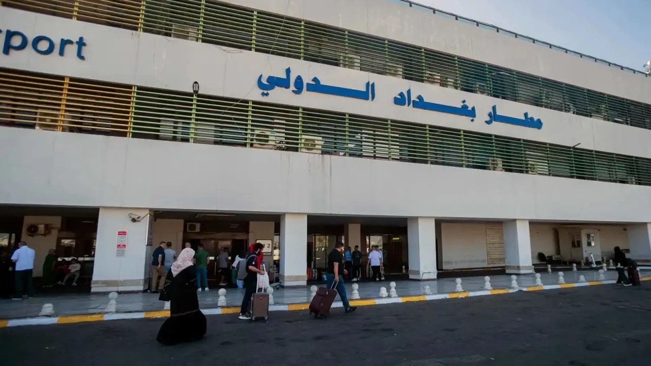 العراق يعلن إغلاق أجوائه وتعليق الملاحة الجوية في بغداد مؤقتاً 