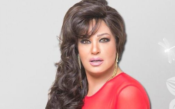فيفي عبده: أمريكا أمنت على قدمي بملايين الدولارات
