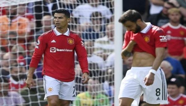 عقدة عمرها 38 عاما  ..  مانشستر يونايتد يخسر الدوري الإنجليزي من أول جولة
