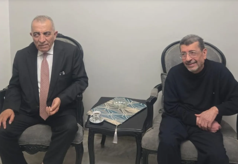 وزير الثقافة يزور الفنان ربيع شهاب ويطمئن على صحته