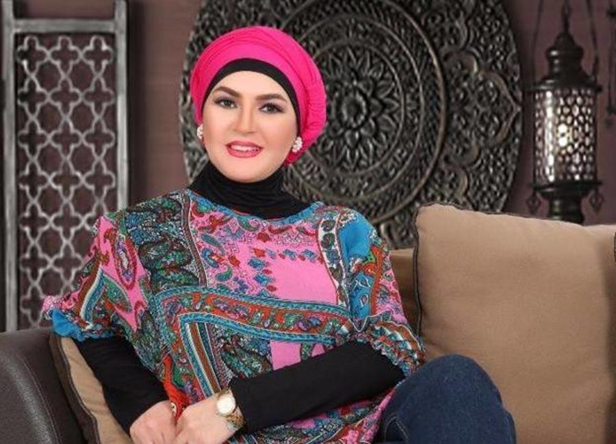 منال عبد اللطيف: اتهموني بأنني لجأت للحجاب بسبب تساقط شعري