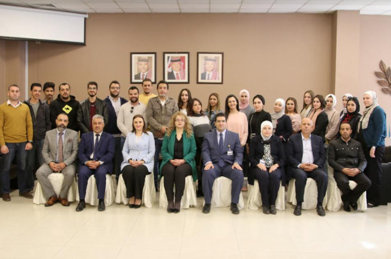 كلية الأعمال في "الشرق الأوسط" تعقد لقاءً لطلبة الدراسات العليا بحضور رئيس الجامعة