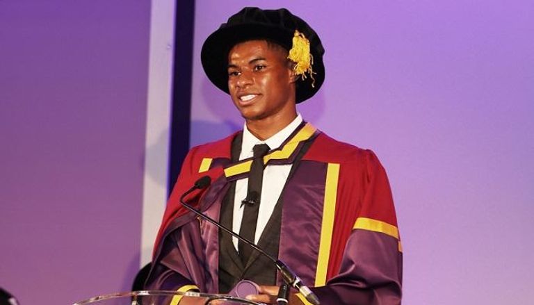 بقميص خاص ..  مانشستر يونايتد يحتفي بالدكتور راشفورد