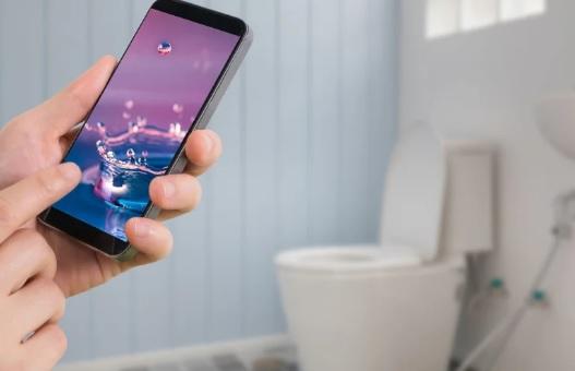 أخطاء تؤذي الهاتف المحمول أثناء شحنه