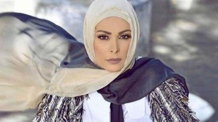 أمل حجازي تظهر بدون حجاب بعد فترة من الاعتزال