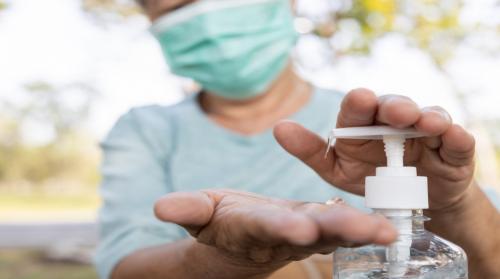 وزارة الصحة: رصد آثار جانبية وصلت حد التجلط لدى عدد من متلقي اللقاح في الأردن
