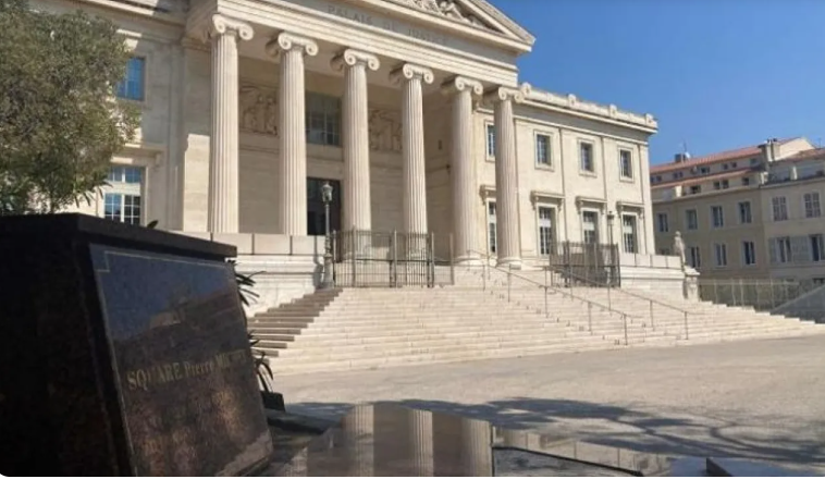 محكمة فرنسية تعترف بالسرطان كمرض مهني للعمال الليليين