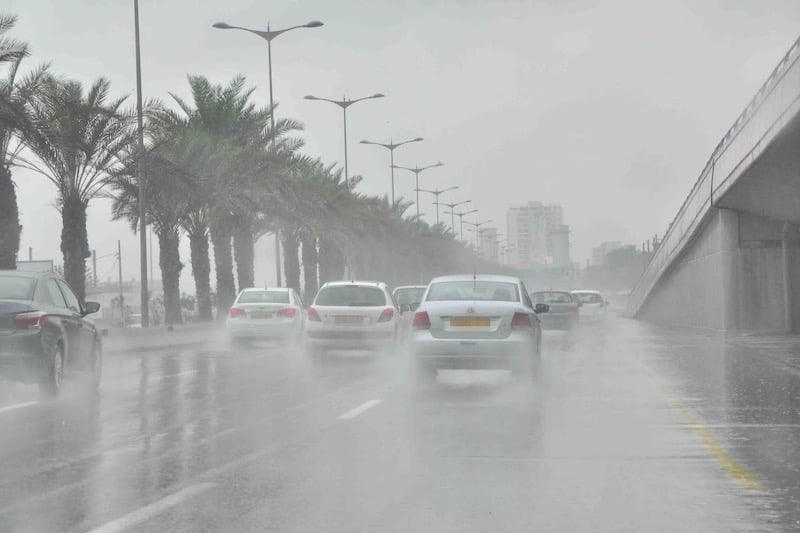 الأرصاد تحذر: أمطار وضباب وغبار في عدة مناطق مساء الجمعة