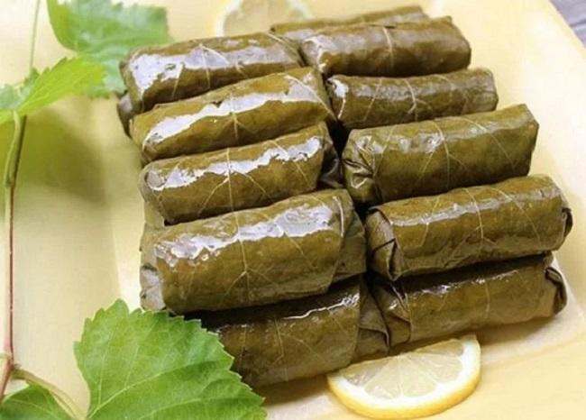 طريقة مبتكرة للف ورق العنب خلال وقت قصير