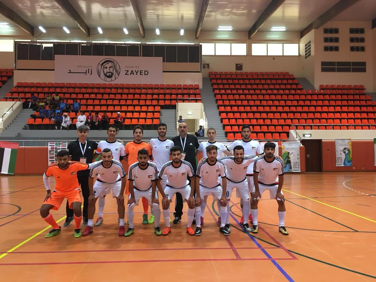 منتخب خماسي الصالات يتصدر المجموعة الأولى في بطولة زايد العربية