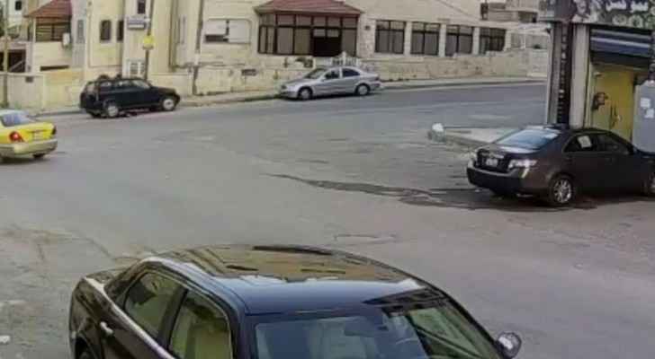  بالفيديو .. حادث دهس  مروع لطفل في عمان