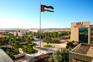 جامعة الشرق الأوسط تواصل نجاحها في عملية التعلم عن بعد 