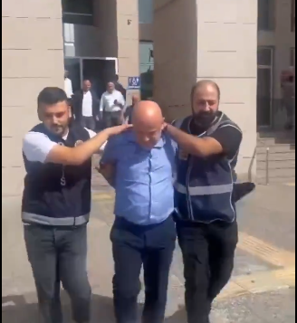 السلطات التركيه  تعتقل الرجل الذي رفع سكين بوجه رجال اعمال سعوديين وهددهم بالذبح 
