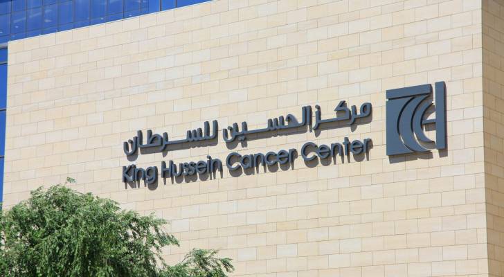 بين الأمل والرفض… عائلة أردنية تستغيث بمركز الحسين لعلاج ابنتهم 