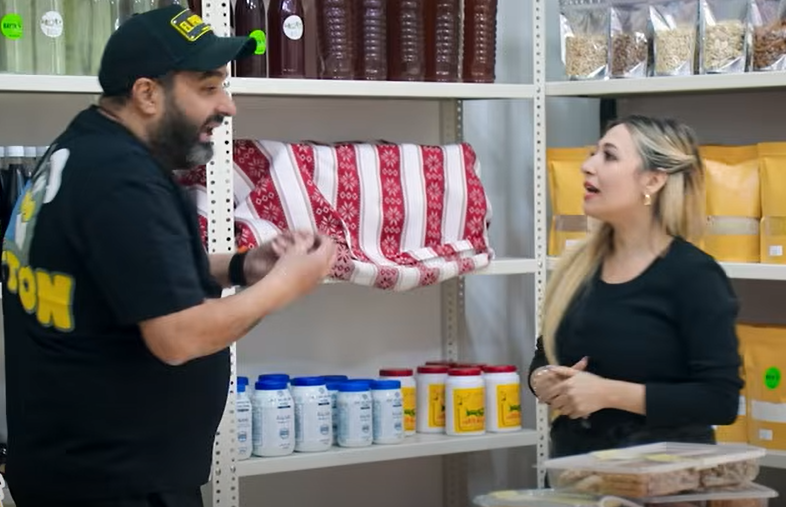 الكاميرا الخفيه: نص كلو لبنة ونص كيلو زيت