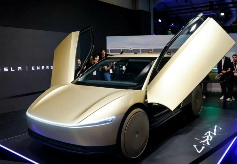ماسك يعلن بدء إنتاج سيارة الأجرة ذاتية القيادة سايبركاب من تيسلا