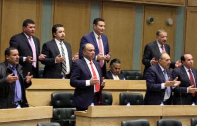 النواب يقرأون الفاتحة على روح الشهيد وصفي التل