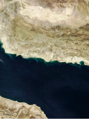 خبير عسكري يحذر: إغلاق مضيق هرمز قد يفتح باب حرب شاملة ويهدد الاقتصاد العالمي 