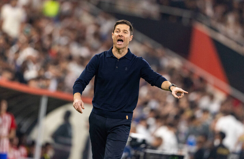 بند مفاجئ في عقد تشابي ألونسو مع ريال مدريد