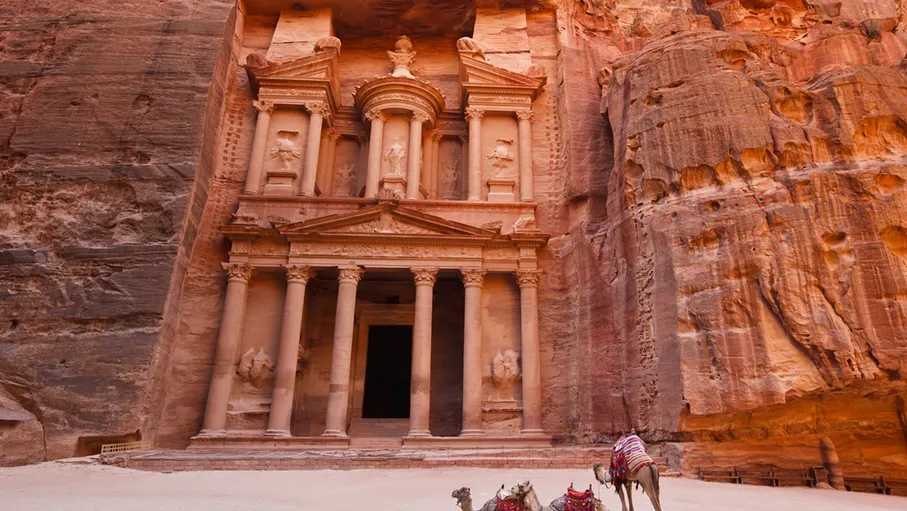 البترا و "الكولوسيوم" في روما  توقعان اتفاقية تاريخية لتعزيز السياحة والثقافة