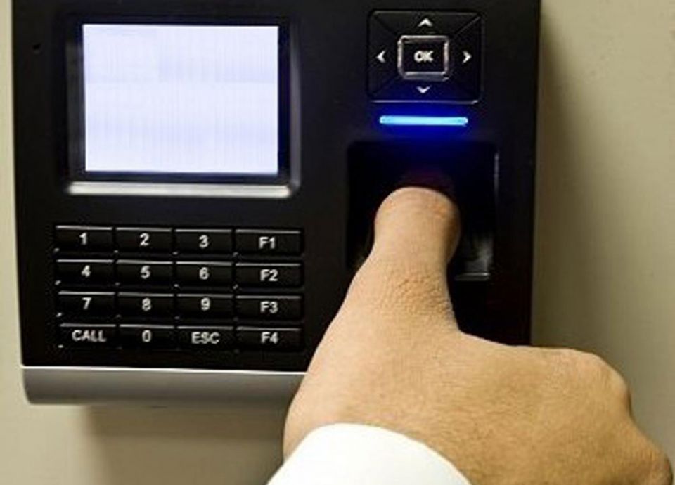 تعميم من نقابة "المعلمين" لمنتسبيها بشأن الدوام والبصمة .. تفاصيل
