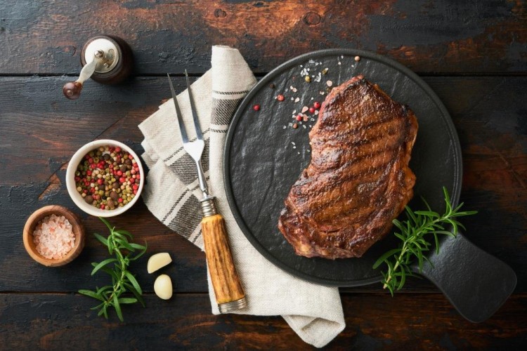 ستيك اللحم المشوي لسفرة رمضان