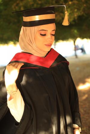 فرح زياد الشريدة  ..  مبارك البكالوريوس