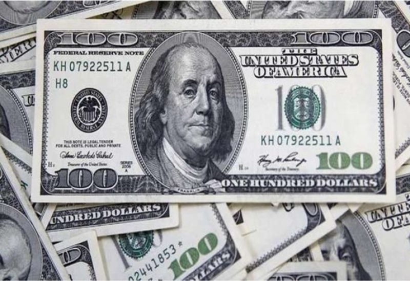  الدولار يتراجع ويقترب من أدنى مستوى
