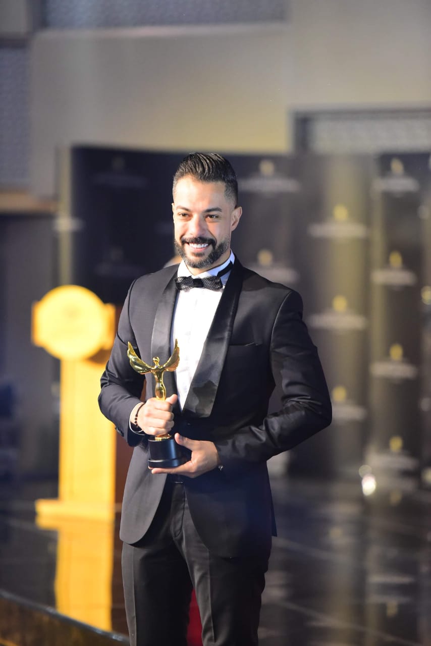 اردني يفوز بجائزة افضل طبيب اسنان في القاهرة