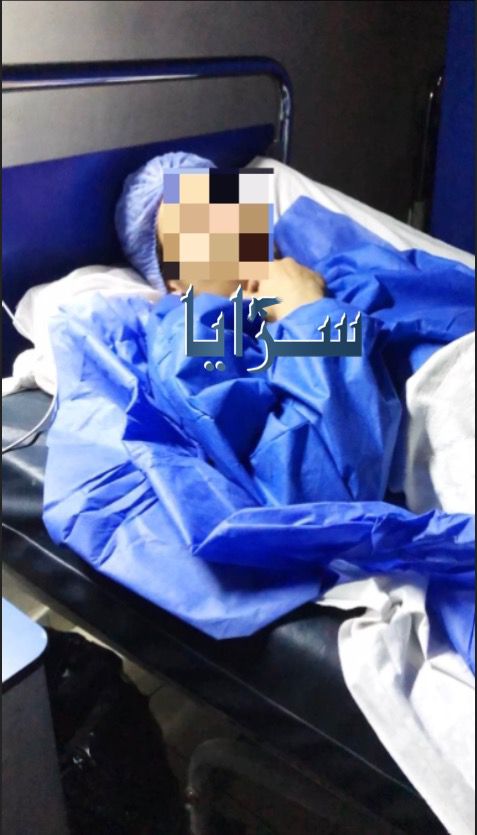بصورة وحشية ..  طلاب مدرسة يعتدون على زميلهم بعنف ويفقدونه إحدى خصيتيه