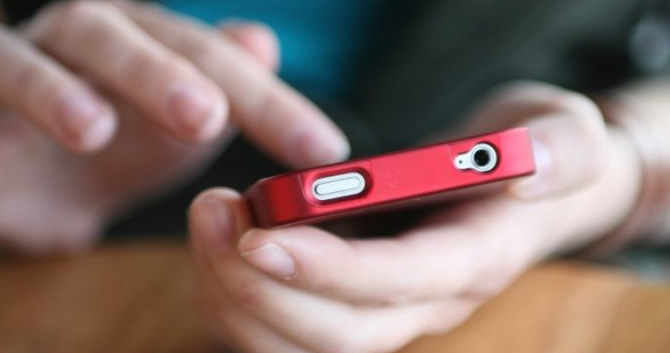 أنهى حياته زوجته بـ20 طعنة و اعترف: "خانتني عالواتساب"  ..  تفاصيل بشعة كشفتها التحقيقات تعرفوا عليها