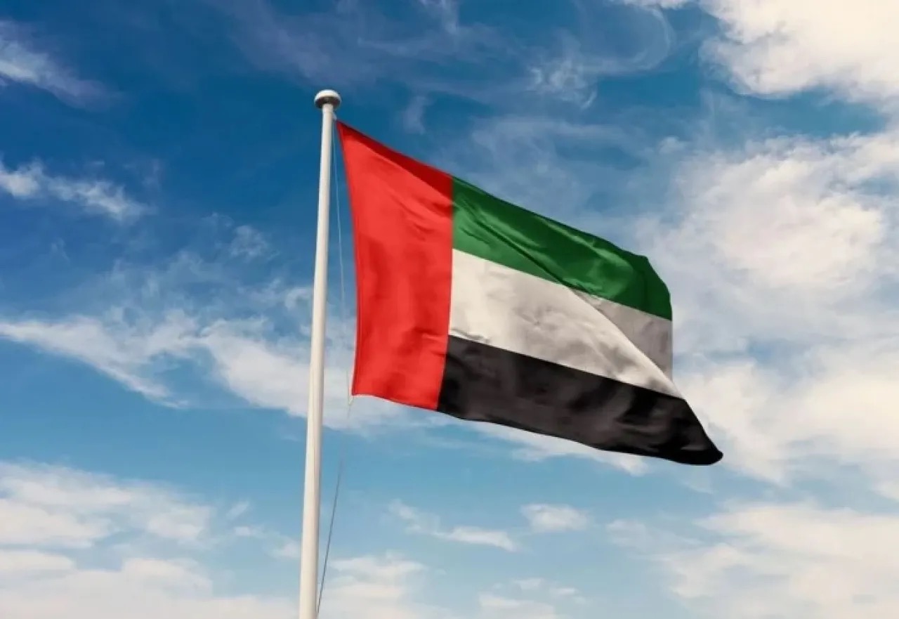 الإمارات ..  حاكم الشارقة يعتمد رفع الحد الأدنى للعيش الكريم إلى 20 ألف درهم شهريًا (4 آلاف دينار أردني تقريبًاا
