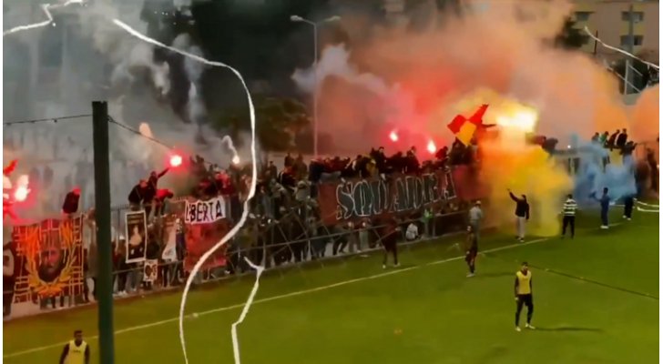 جمهور الترجي يحتفل بالفريق على طريقته الخاصة ..  فيديو